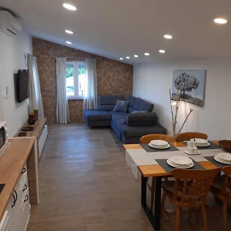 Sky&bay Apartment *