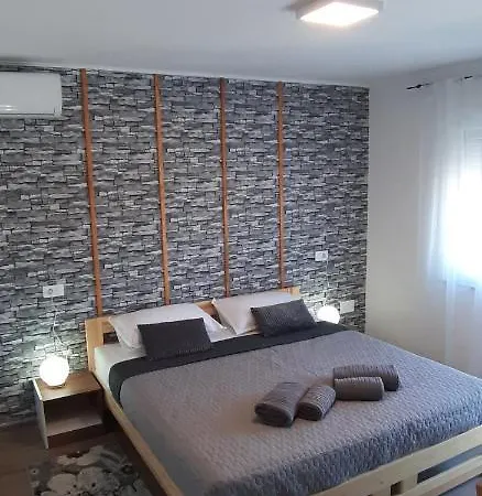 Sky&bay Apartment *