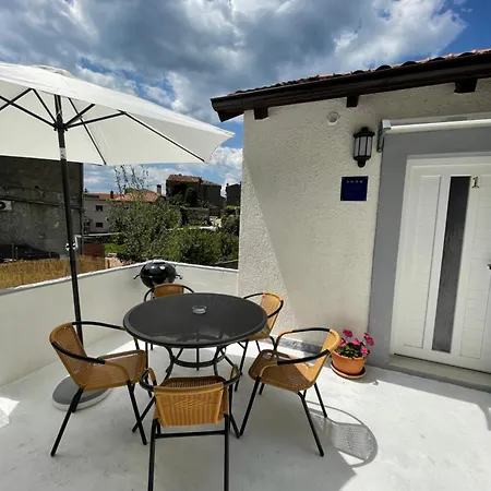 Sky&bay Apartment